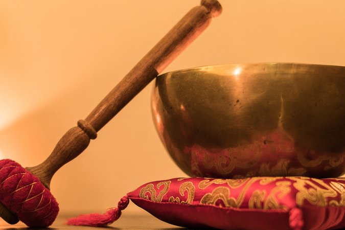 FAQ des Copa Ca Backum Messingschale auf Kissen mit Holzkelle